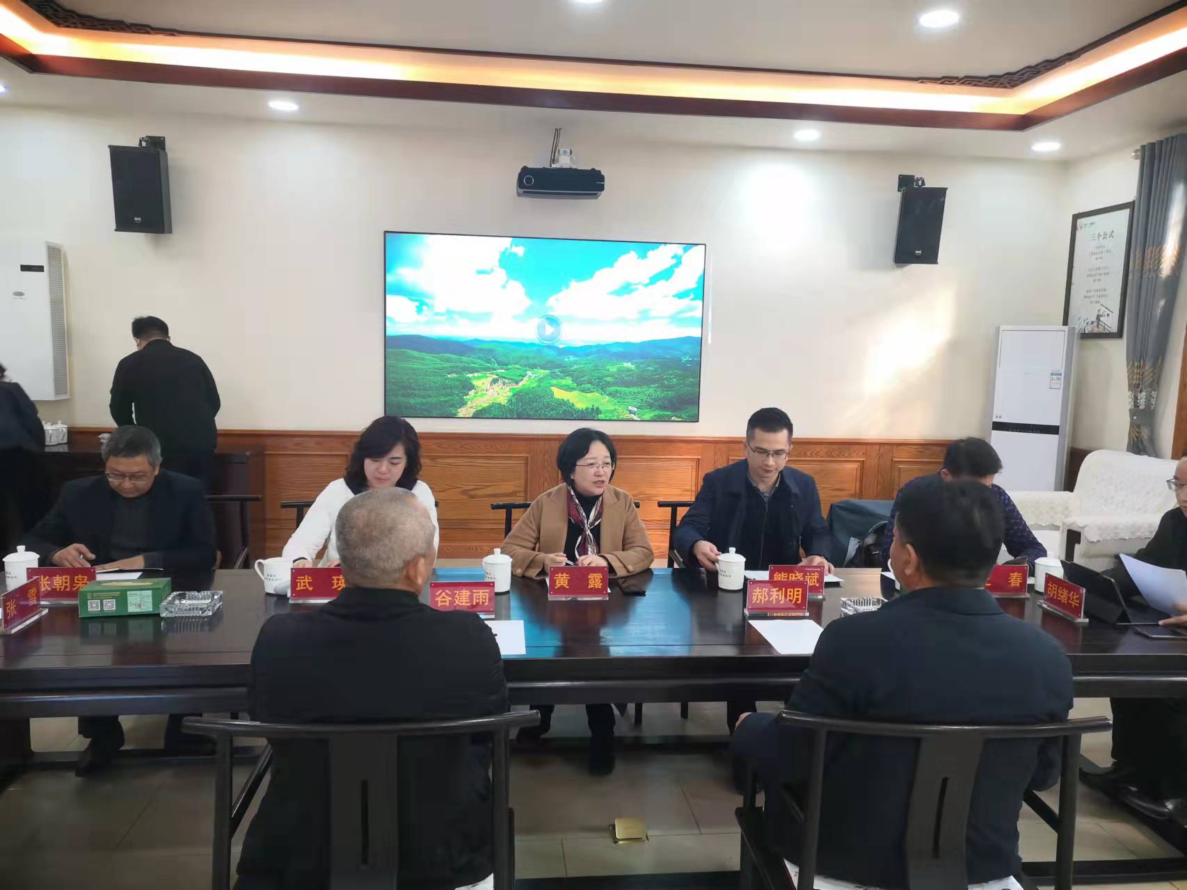 西南醫(yī)投集團董事長黃露率隊赴唐山首佳養(yǎng)老集團學(xué)習(xí)調(diào)研2.jpg